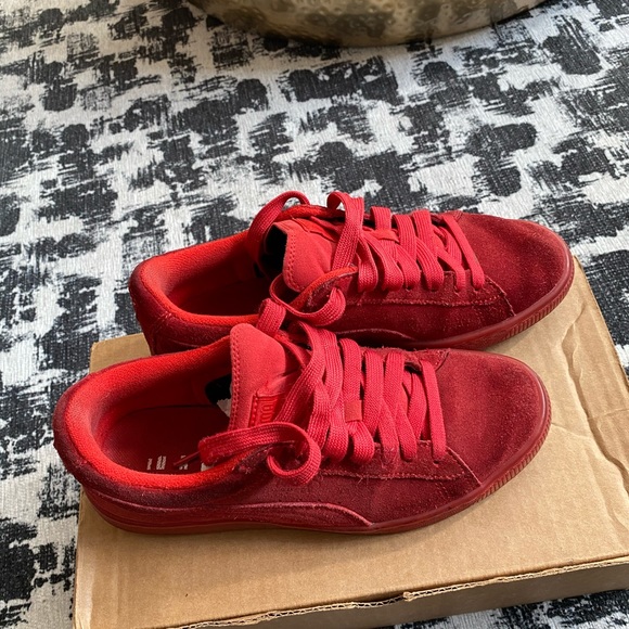 Shoes - Picture 2 of 4